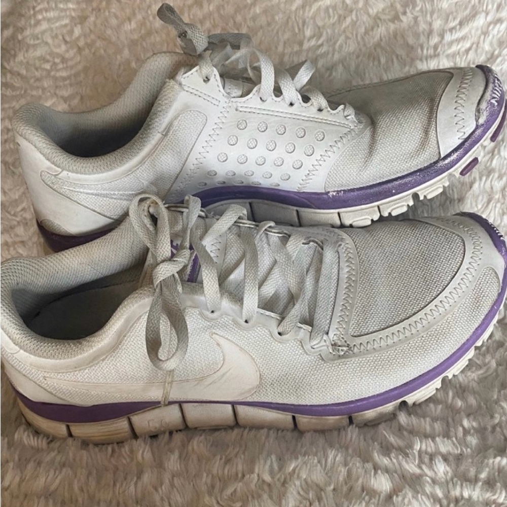 Women's Size 8.5 Nike Free 5.0 White & Purple Running Shoes